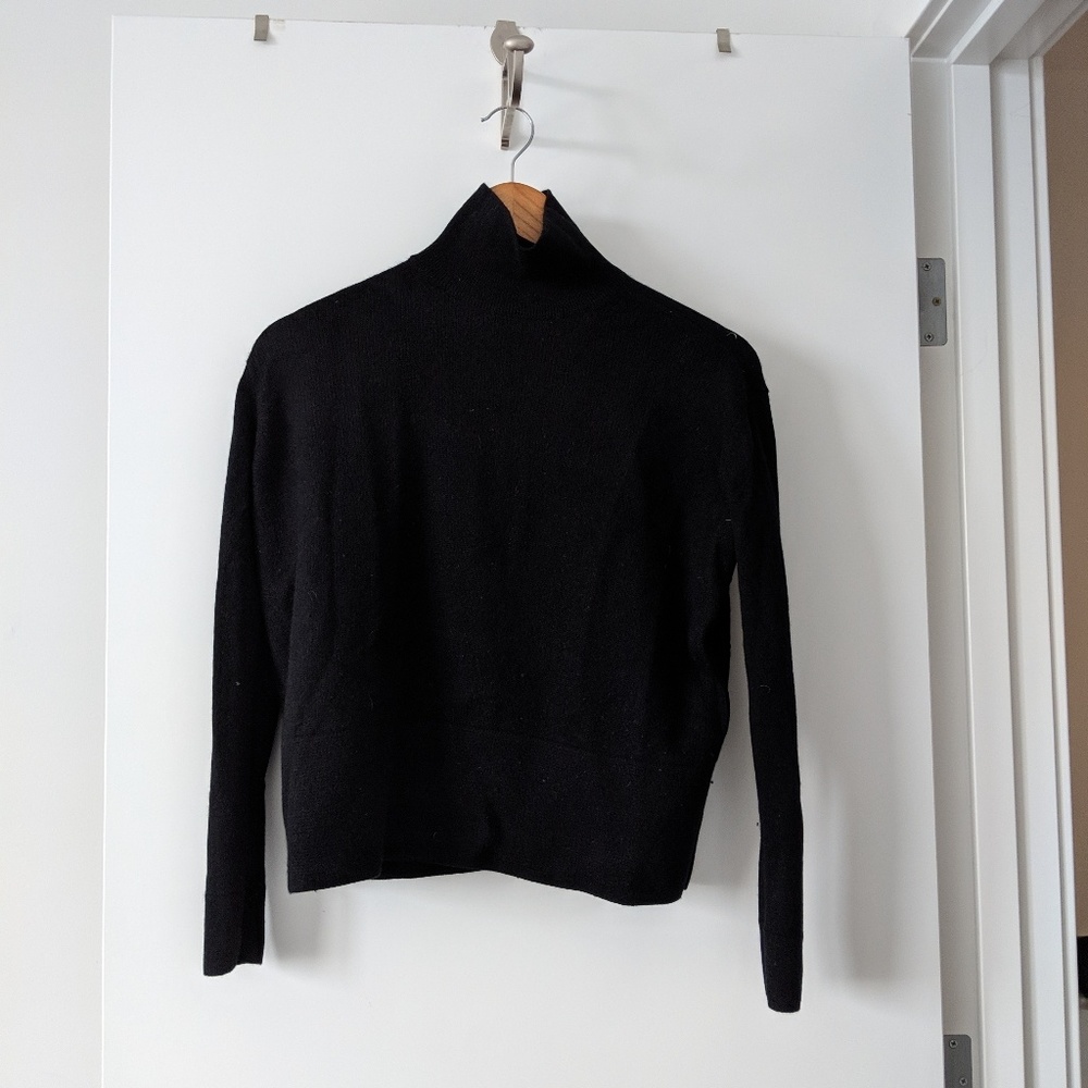 Everlane box crop turtleneck cashmere black xs